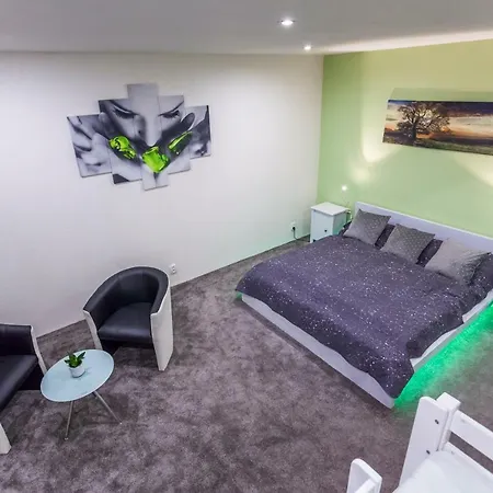 Air-conditioned Sancova - Old Town *