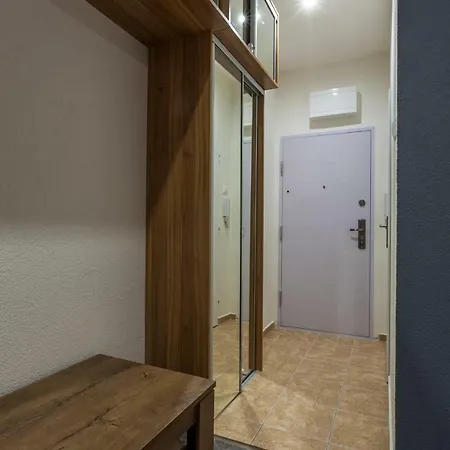 Air-conditioned Sancova - Old Town *