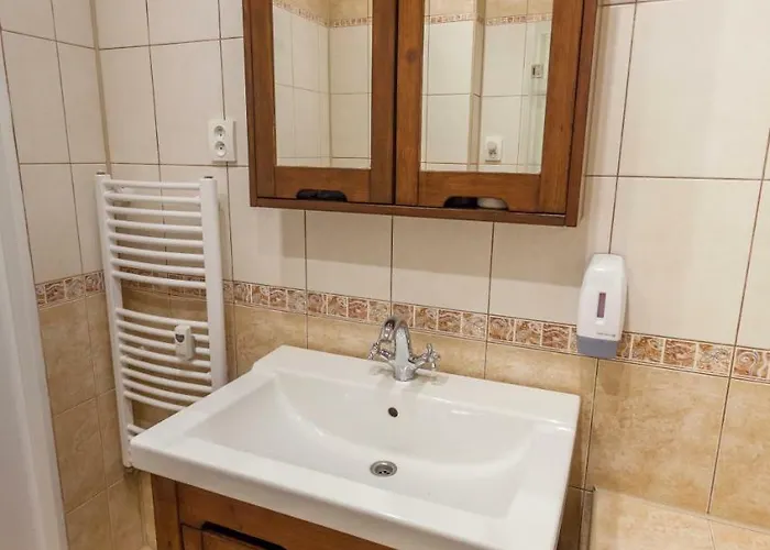 Air-conditioned Sancova - Old Town *