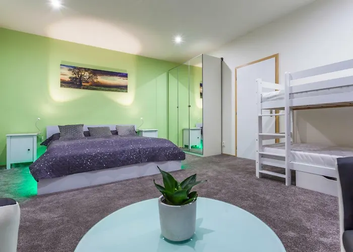 Air-conditioned Sancova - Old Town Appartement *